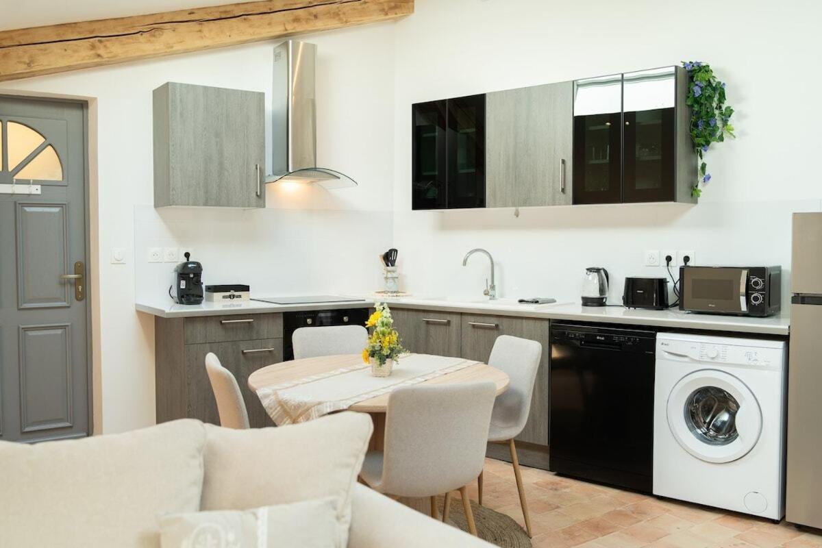 Le Lavandin Classe 3 Etoiles Riez Exterior photo