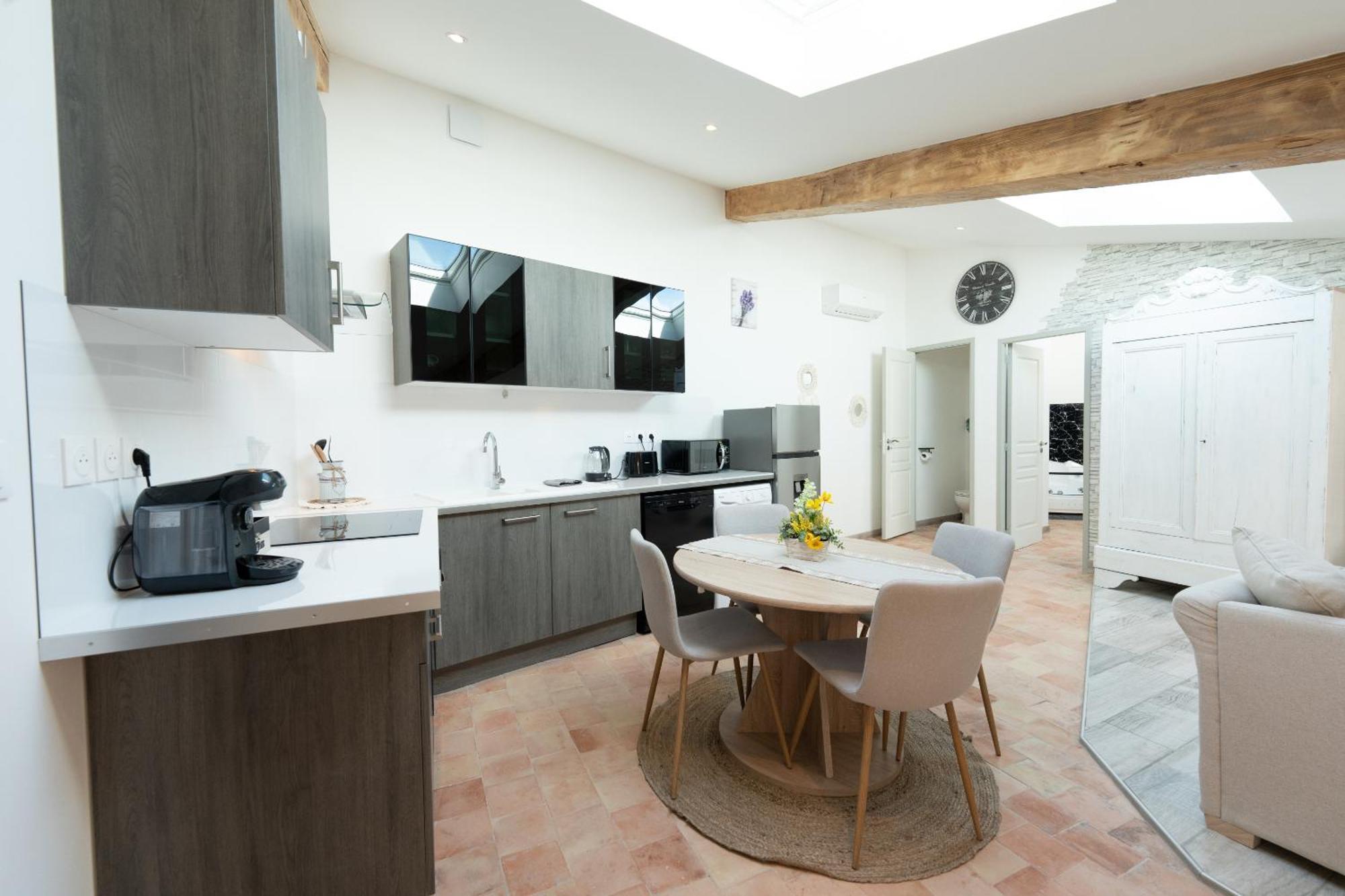 Le Lavandin Classe 3 Etoiles Riez Exterior photo